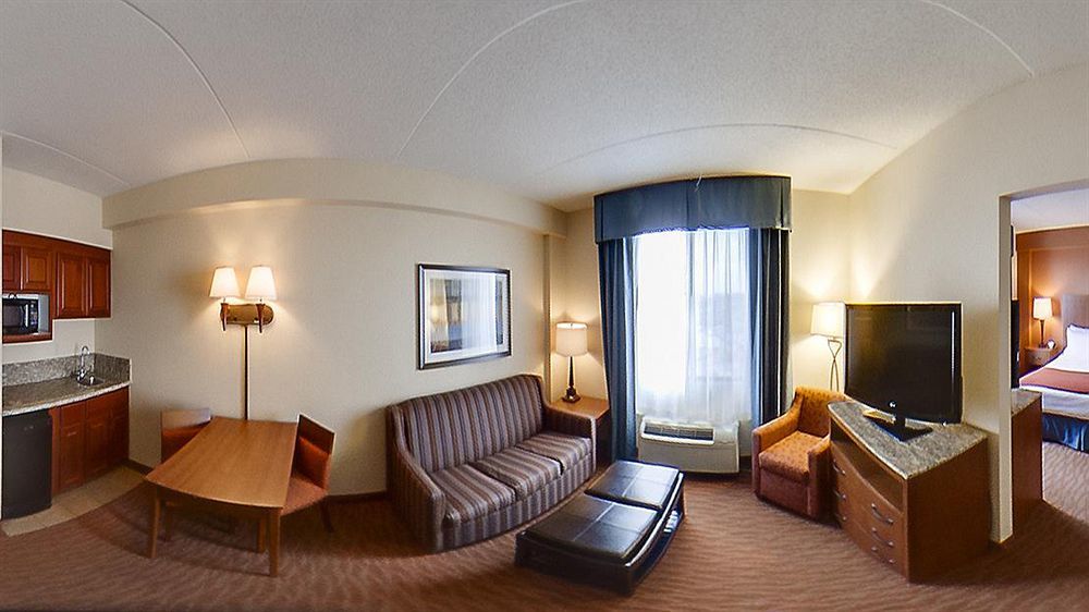 Holiday Express & By Ihg Coralville