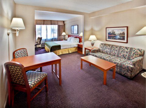 Holiday Express & By Ihg Hotel Coralville